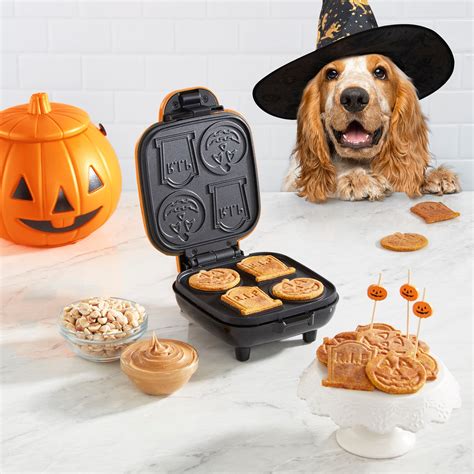 Halloween Mini Dog Treat Maker – Dash