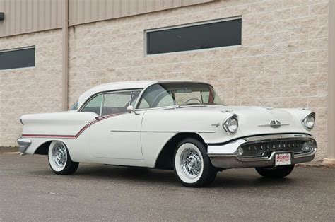 1957 Oldsmobile Super 88 - Information and photos - MOMENTcar