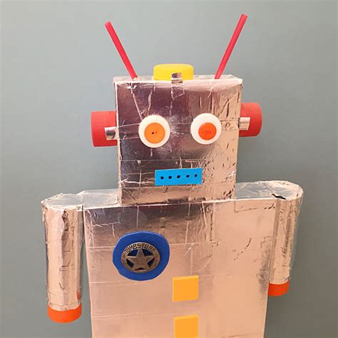 DIY Recycled Robot - Ziggity Zoom Family