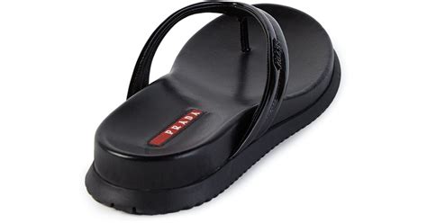 Prada Patent Leather Flip Flops in Black | Lyst