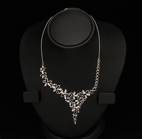 MALAR WORLD: VBJ Platinum Necklace Designs