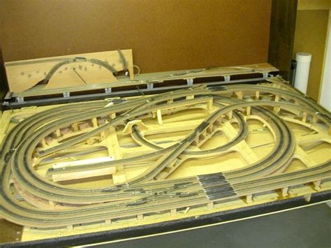 Izzy man: Best Ho train layouts plans 4x8