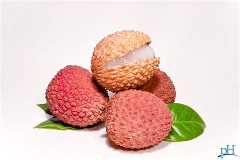 Lychee: The “Dangerous” Fruit With Amazing Health Benefits