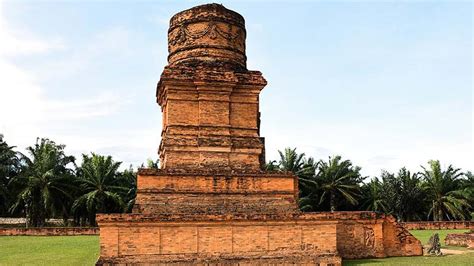 4 Candi Peninggalan Kerajaan Sriwijaya yang Bernilai Sejarah (2022 ...