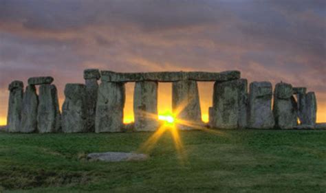 Winter Solstice at Stonehenge 2019 - Cotswold Trekker - Visit Cotswolds