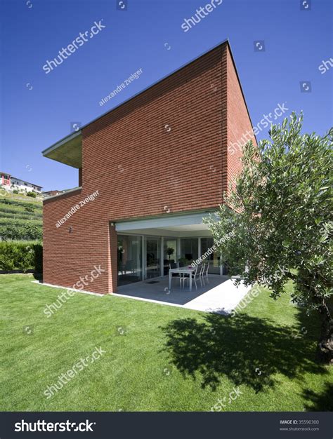 Modern Brick House Stock Photo 35590300 - Shutterstock