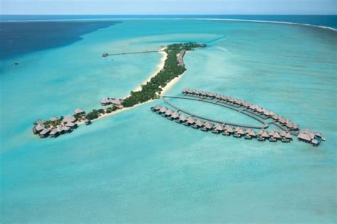 20 Aerial Views Of Some Of The Most Amazing Maldives Resorts | Maldives resort, Resort, Maldives ...