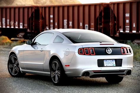 2014 ford mustang v6 performance package