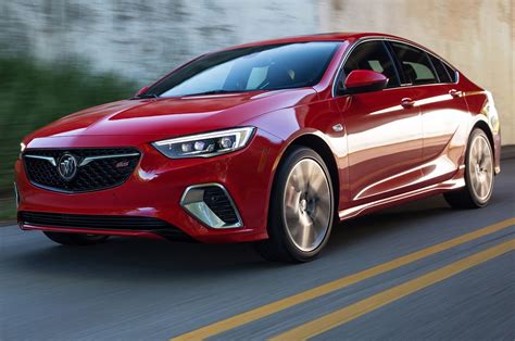 2018 Buick Regal GS First Look: A V-6 Powers the Sporty Hatchback - Motor Trend