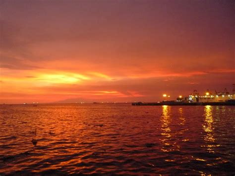 The Magnificent Manila Bay Sunset - Travel to the Philippines