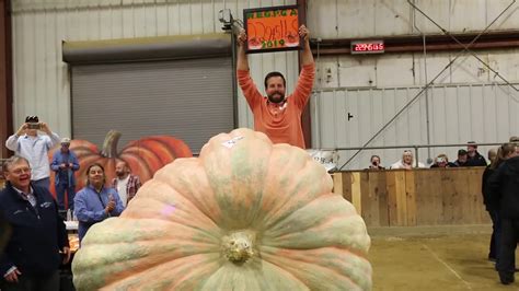 2019 winner of giant pumpkin competition breaks Topsfield Fair record