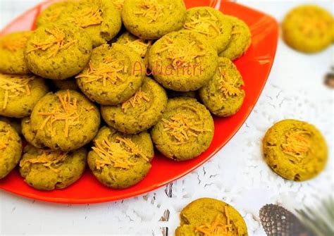 Resep Kue kering kacang hijau/kacang hijau cookies/green beans cookies oleh Aulia Fitri - Cookpad