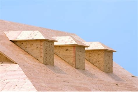 Types of Roof Sheathing: Which One Should You Pick?