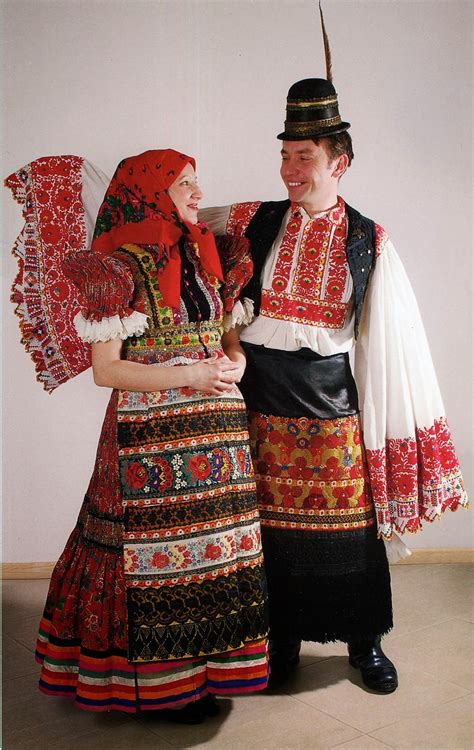 FolkCostume&Embroidery: Costume and Embroidery of Mezőkövesd, Hungary