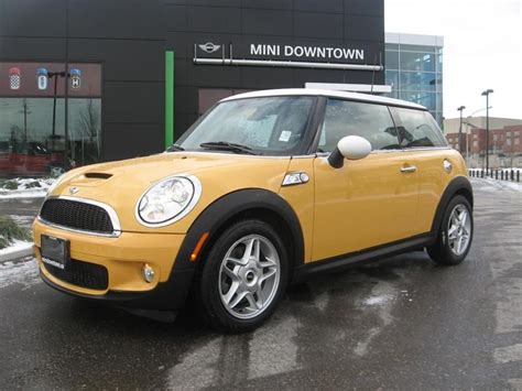 Mini Cooper S mellow yellow!