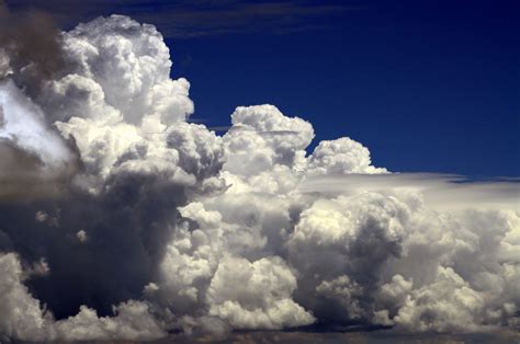 Some Cumulonimbus Clouds from Sunset Peak : Photos, Diagrams & Topos ...