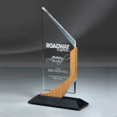 Printed Acrylic Trophy With Laser Engraving, Packaging Type: Box, Size (Inches): 10 inch at ...