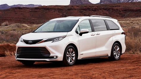 These Are the Coolest Features in the 2021 Toyota Sienna