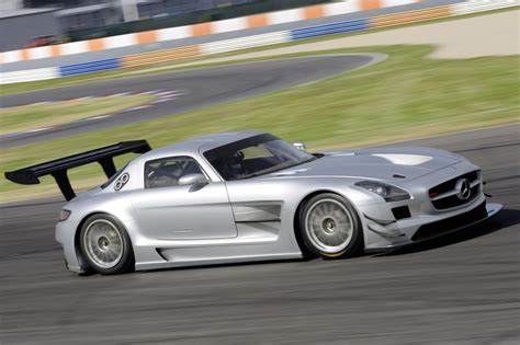 Mercedes-Benz SLS AMG GT3 racing car | evo