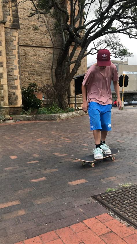 My first ever heelflip. : r/skateboarding