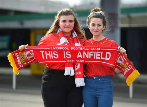 Liverpool fans arrive at Wembley for the Capital One Cup Final - Liverpool Echo