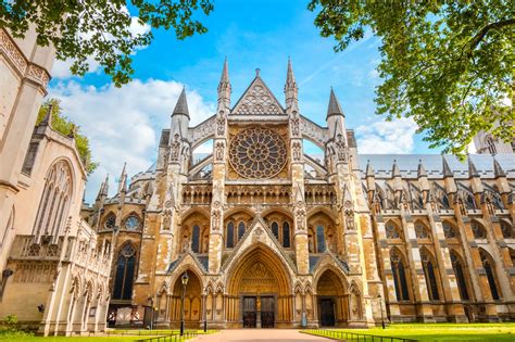 Westminster Abbey in London - One of the Most Iconic Churches in England - Go Guides