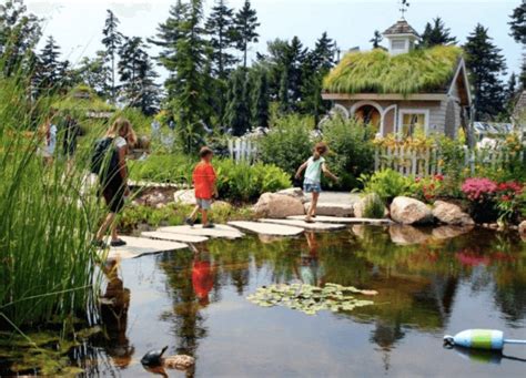 East Boothbay Maine Attractions Guide - Smuggler’s Cove Oceanfront Inn