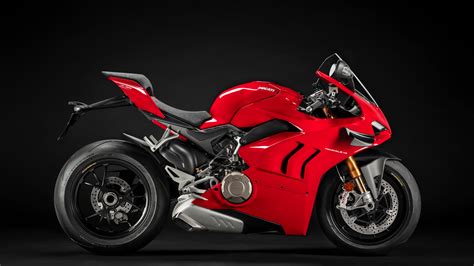 NEW PANIGALE V4 - Ducati Malaysia