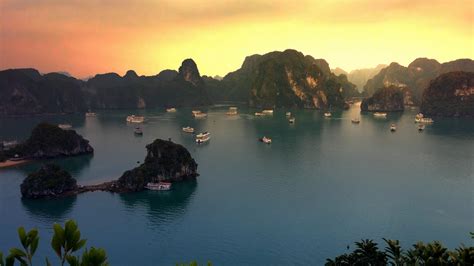 Vietnam Sunset on Halong Bay-2016 Bing Desktop Wallpaper Preview | 10wallpaper.com