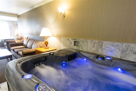 King Hot Tub Suite at The Beachcomber Motel - Fort Bragg Mendocino CA ...