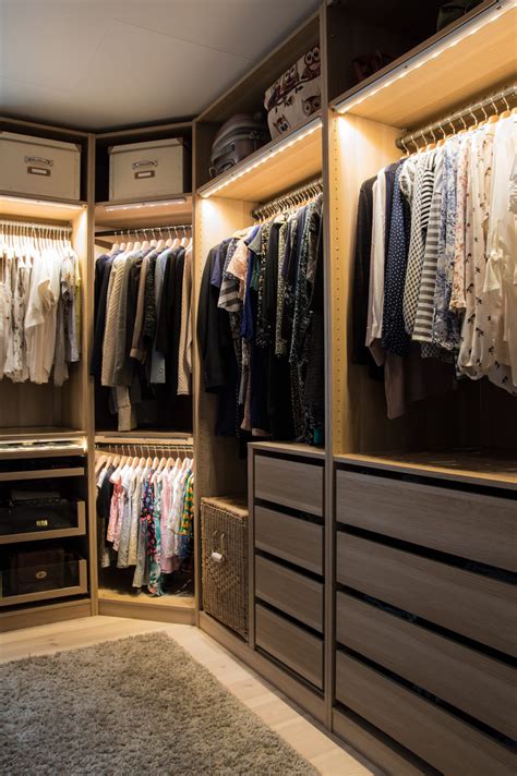 Walk in custom closet | Austin-Morgan Closets