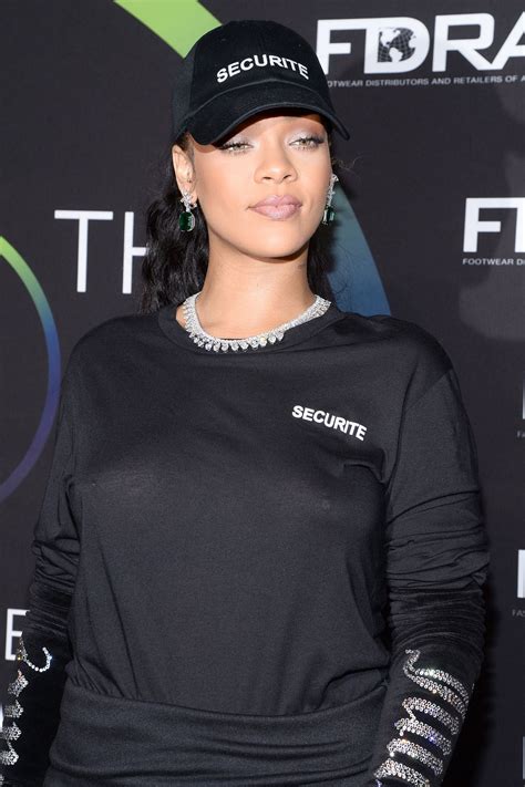 RIHANNA at FN Achievement Awards in New York 11/29/2016 – HawtCelebs