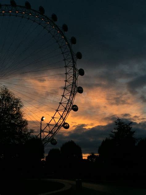 London eye sunset editorial stock image. Image of london - 162401534