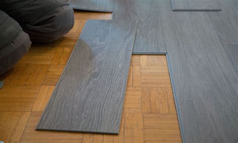 Linoleum vs. Vinyl Flooring: Which is Right for You?