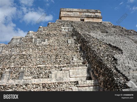 Temple Kukulkan, Image & Photo (Free Trial) | Bigstock