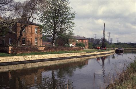 Thwaite Mills Watermill :: Museum Finder, Guide, Radio, tech | Radiomuseum.org