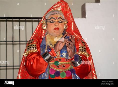 Kathakali dancer. Kerala, India Stock Photo - Alamy