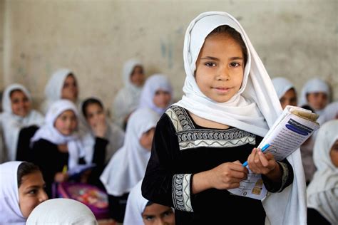 Afghanistan - Girl's Education - Richard Wainwright Photography