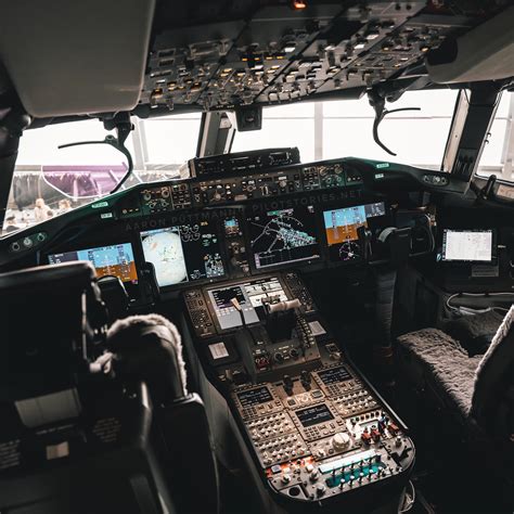 Boeing 777x Cockpit