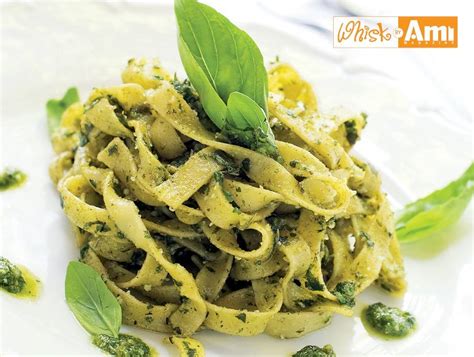 Fettuccine with Pesto Alfredo Sauce - Kosher.com