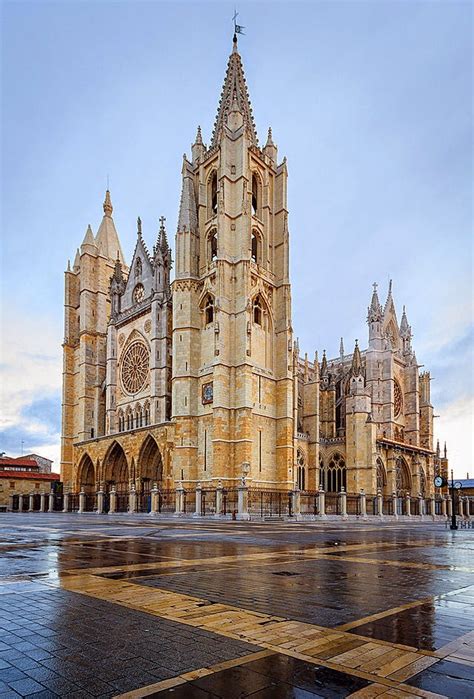 bensozia: Today's Cathedral: León, Spain