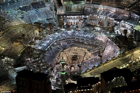 Muslim worshippers praying during Night of Power at the Grand Mosque in Mecca | Daily Mail Online