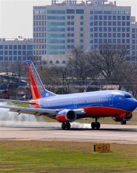 Southwest Airlines Plane Landing - B. Thomas Photo Research