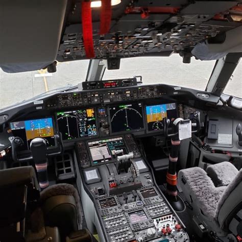 Boeing 777x Cockpit