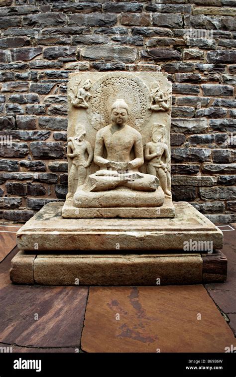 Stupa 1 or Great Stupa : Buddha Statue inside the Stupa premises, Sanchi, Madhya Pradesh, India ...