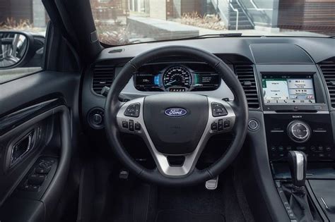 2018 Ford Taurus Interior Pictures