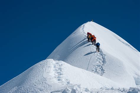 Problems Outpace Progress at Mt. Everest, 'The Highest Dumpster in the World' - Newsweek