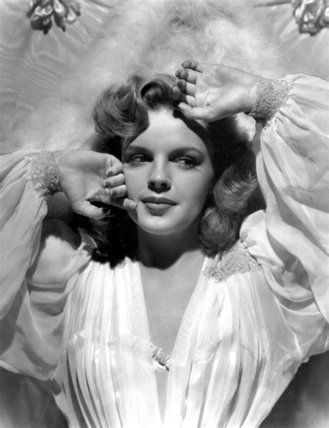 File:Judy Garland in Presenting Lily Mars.jpg - Wikipedia