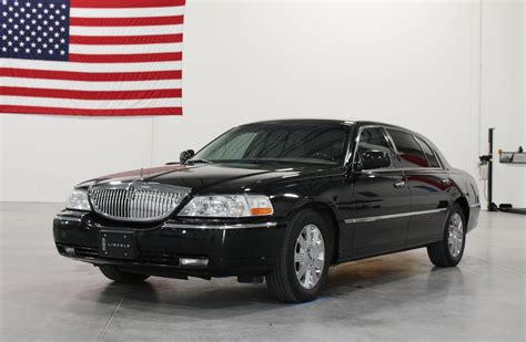 2003 Lincoln Town Car | GR Auto Gallery