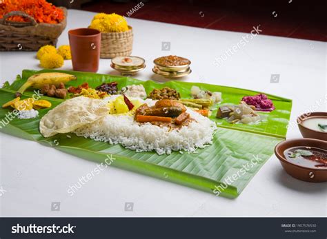 Onam Sadhya Served Banana Leaf South Stock Photo 1907576530 | Shutterstock